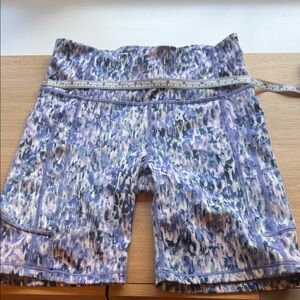 Athleta Women's Blue and Purple Patterned Bike Shorts